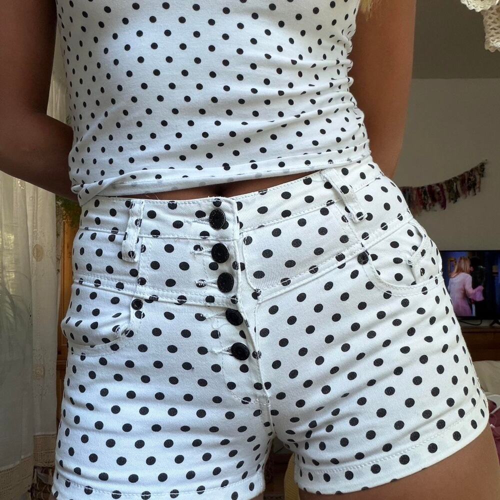 Almost famous white black